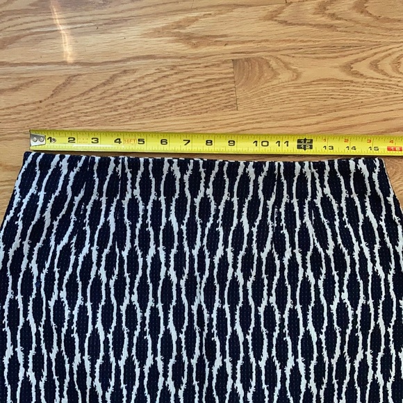 Loft Skirt! - Picture 5 of 7